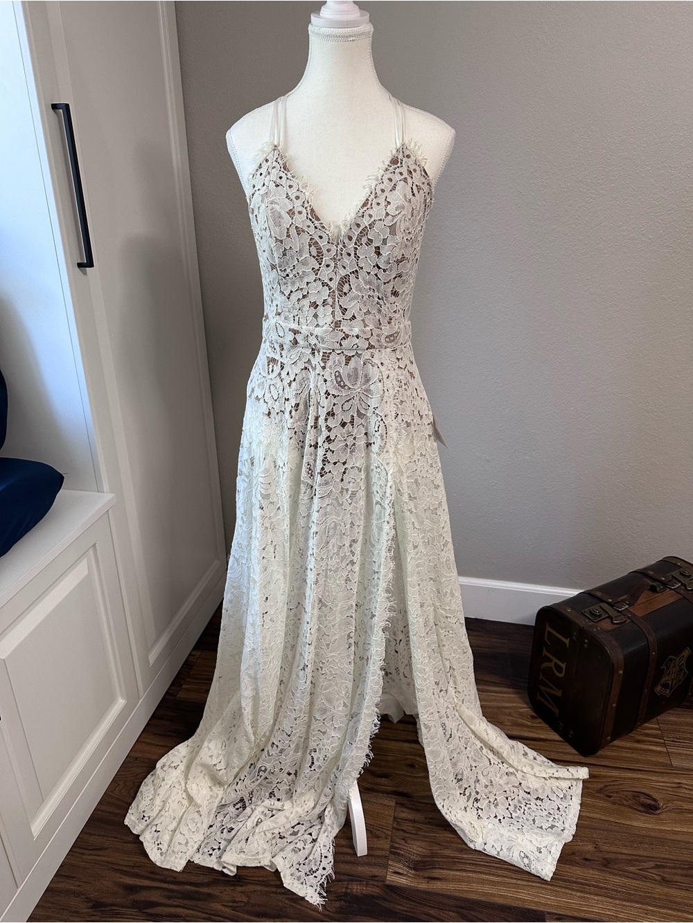 Lulu's Ivory Raw hemmed Lace Spaghetti-Strap dress